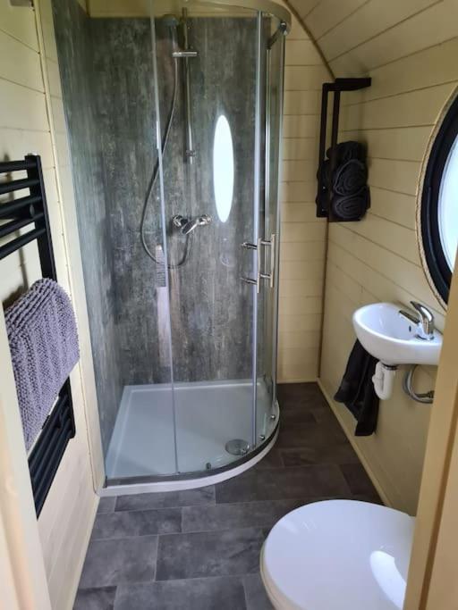 Spring Tide Cliff Top Glamping Pod With Direct Sea Views Бірчінґтон Екстер'єр фото