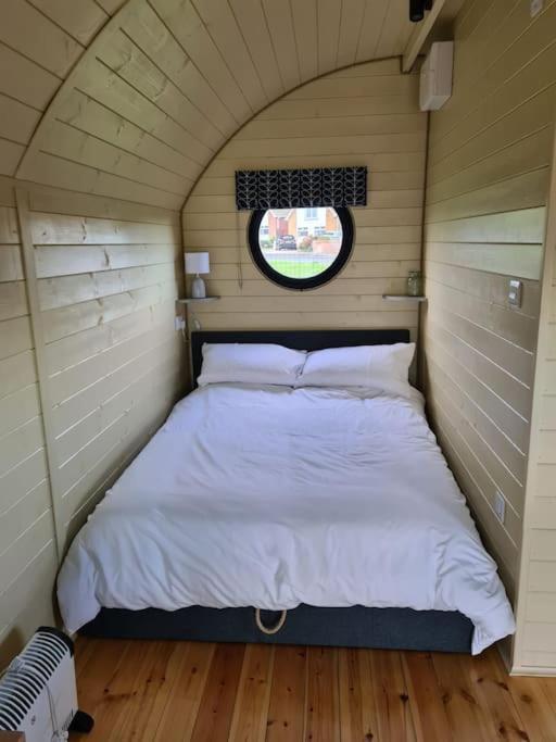 Spring Tide Cliff Top Glamping Pod With Direct Sea Views Бірчінґтон Екстер'єр фото